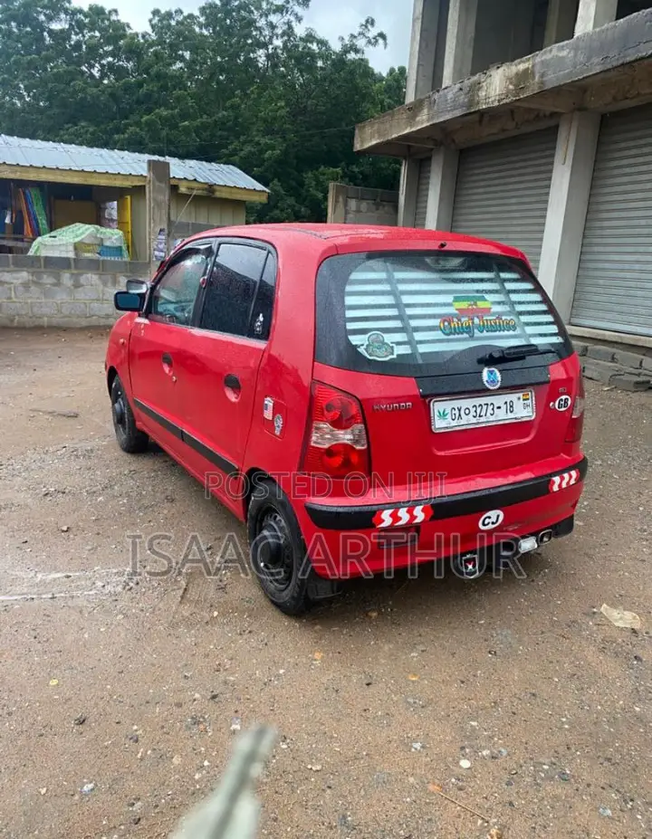 Hyundai H200 2000 Red