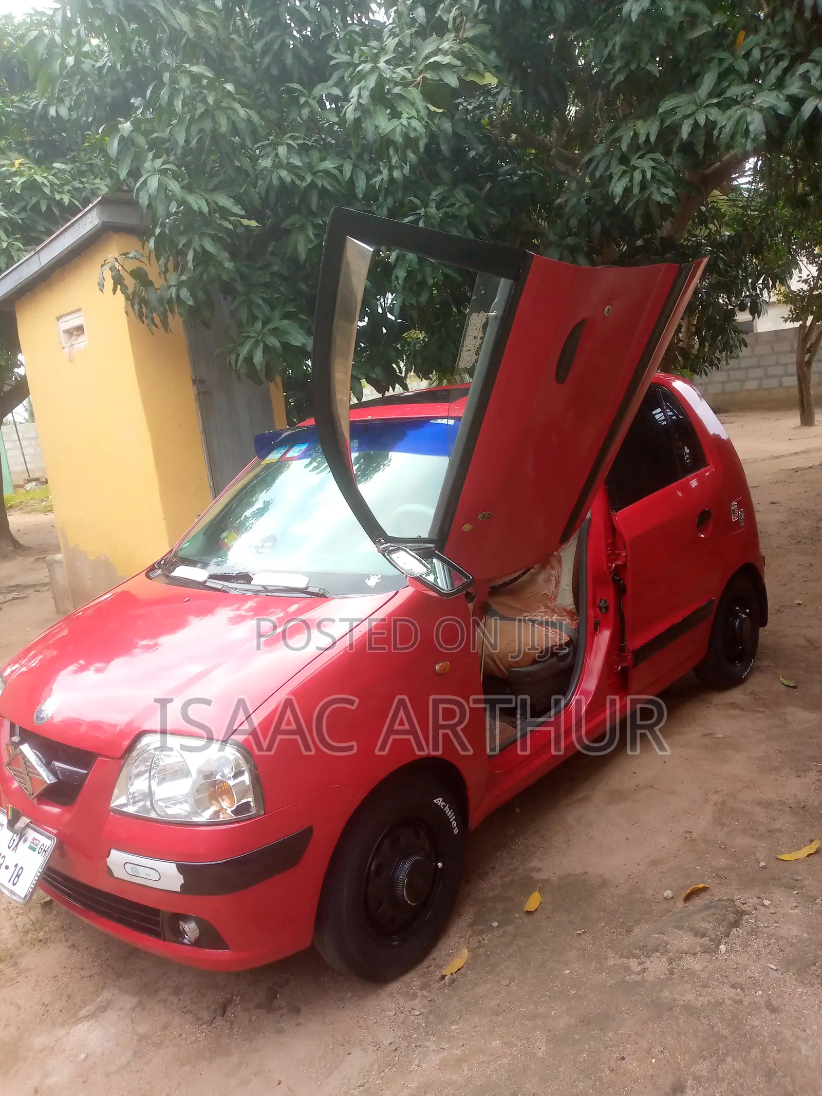 Hyundai H200 2000 Red