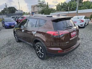 Toyota RAV4 Limited FWD (2.5L 4cyl 6A) 2016 Brown