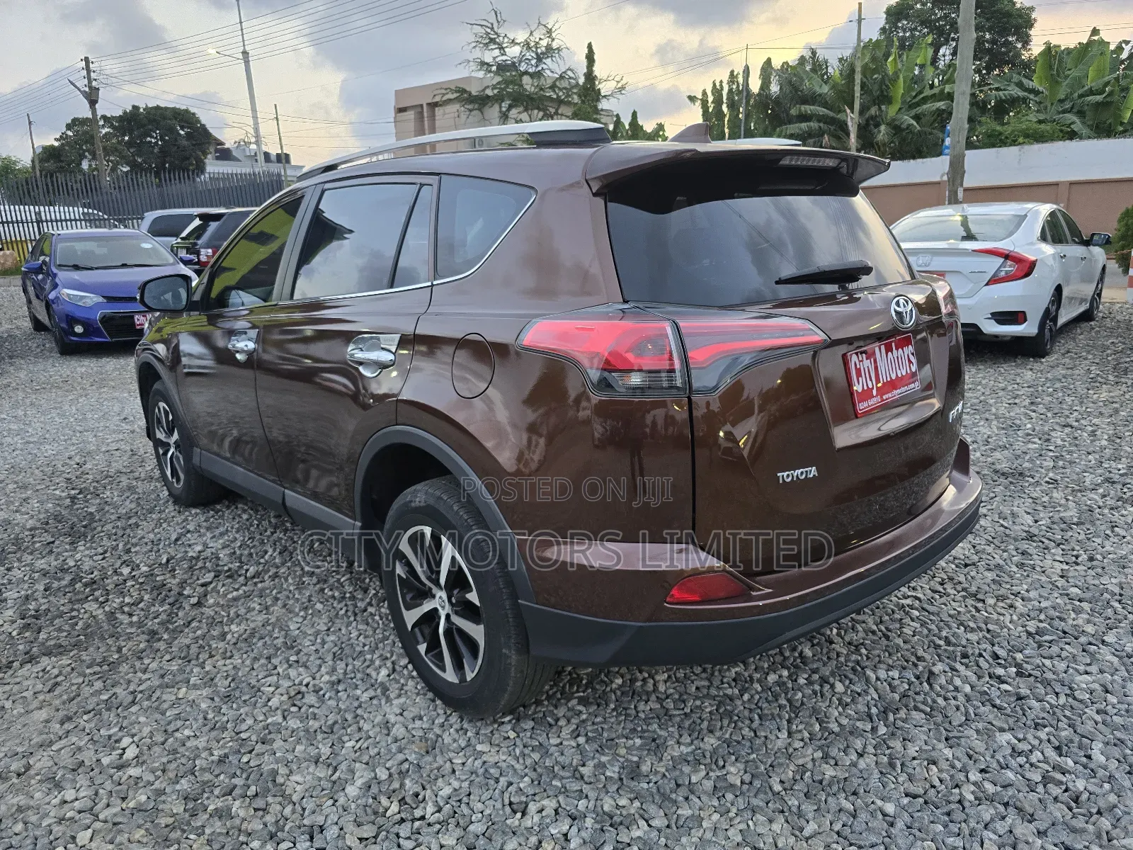 Toyota RAV4 Limited FWD (2.5L 4cyl 6A) 2016 Brown