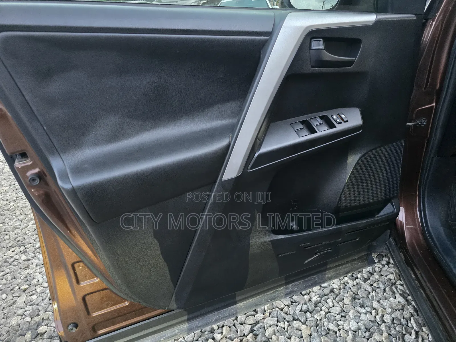 Toyota RAV4 Limited FWD (2.5L 4cyl 6A) 2016 Brown