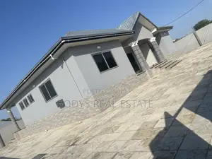 3bdrm House in Domiabra, Kasoa for sale