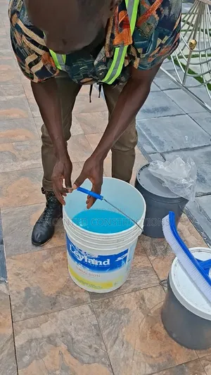 Swimming Pool Water Treatment Expert