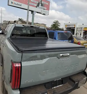Toyota Tundra 2024 Trifold Bucket Cover