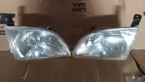 Toyota Sienna 2001-2002 Headlights Pair Tyc