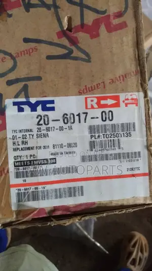 Toyota Sienna 2001-2002 Headlights Pair Tyc
