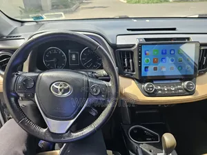 Toyota RAV4 XLE AWD (2.5L 4cyl 6A) 2016 White