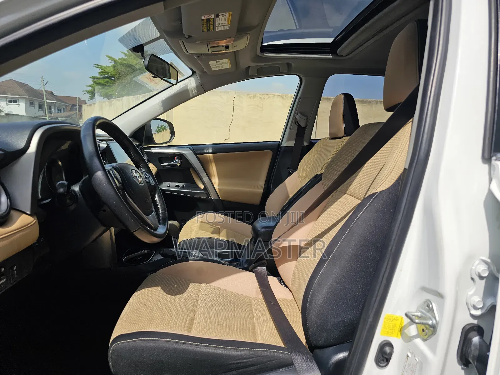 Toyota RAV4 XLE AWD (2.5L 4cyl 6A) 2016 White