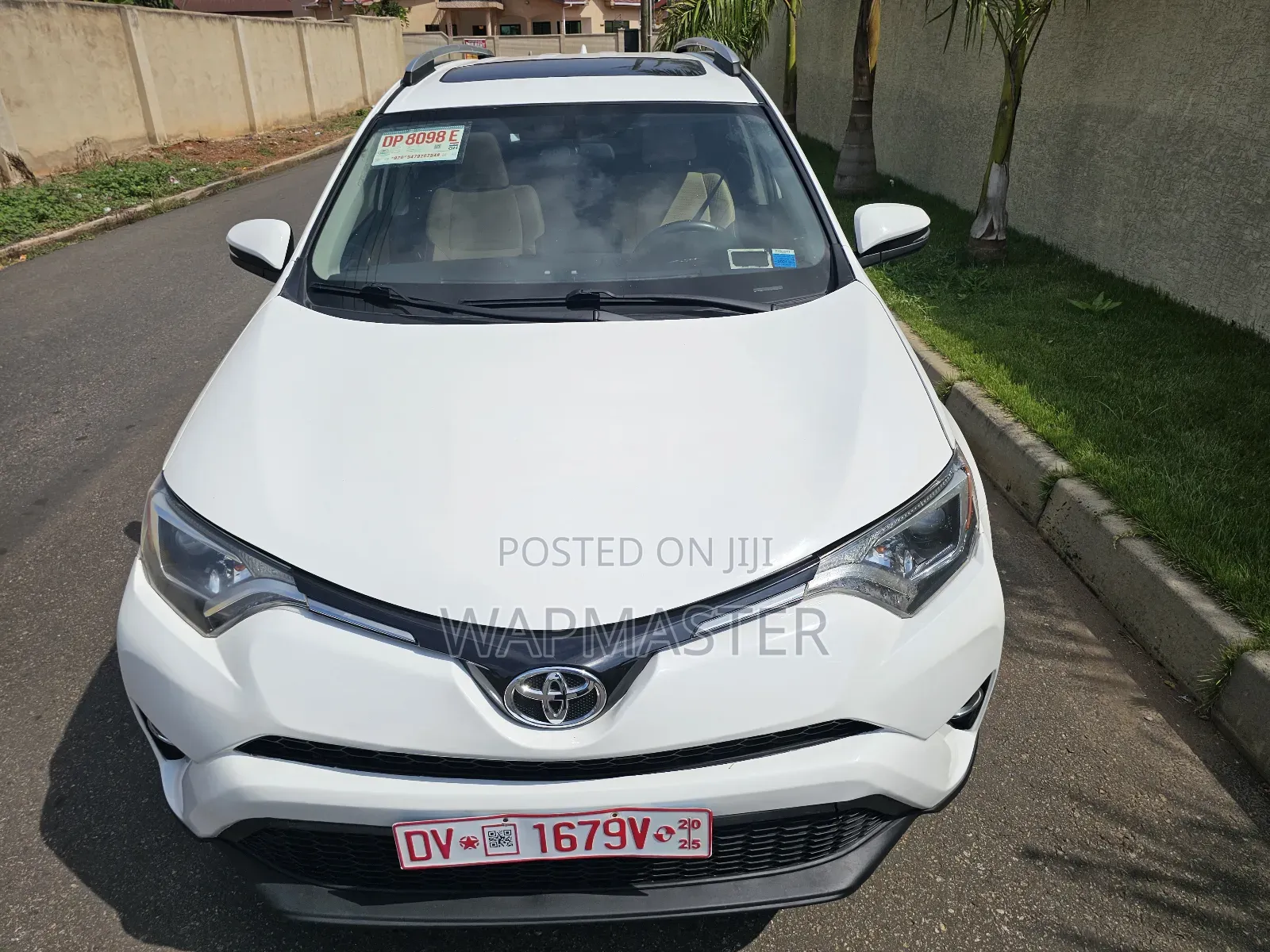 Toyota RAV4 XLE AWD (2.5L 4cyl 6A) 2016 White