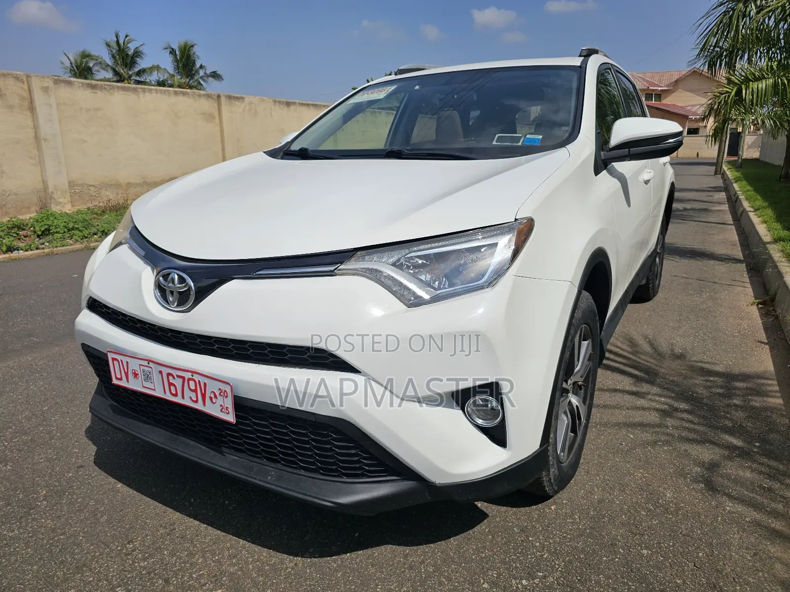 Toyota RAV4 XLE AWD (2.5L 4cyl 6A) 2016 White