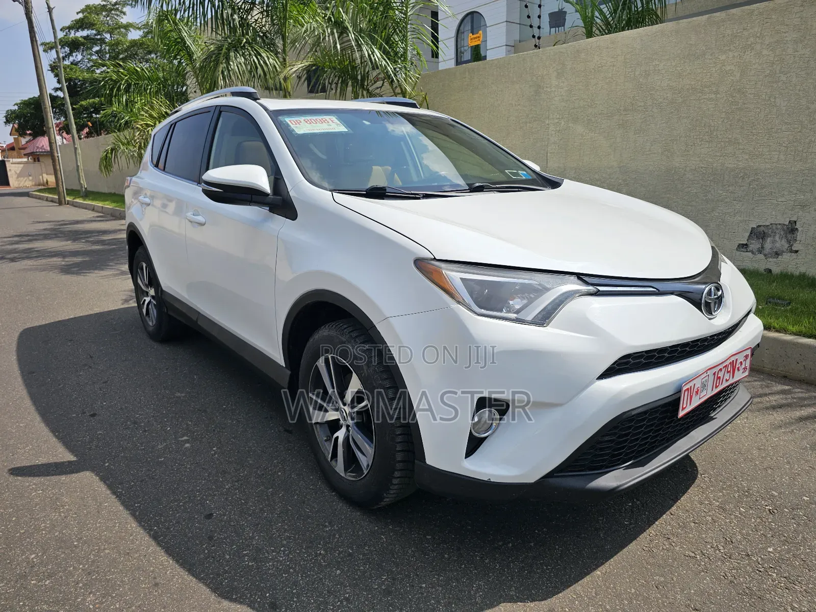 Toyota RAV4 XLE AWD (2.5L 4cyl 6A) 2016 White