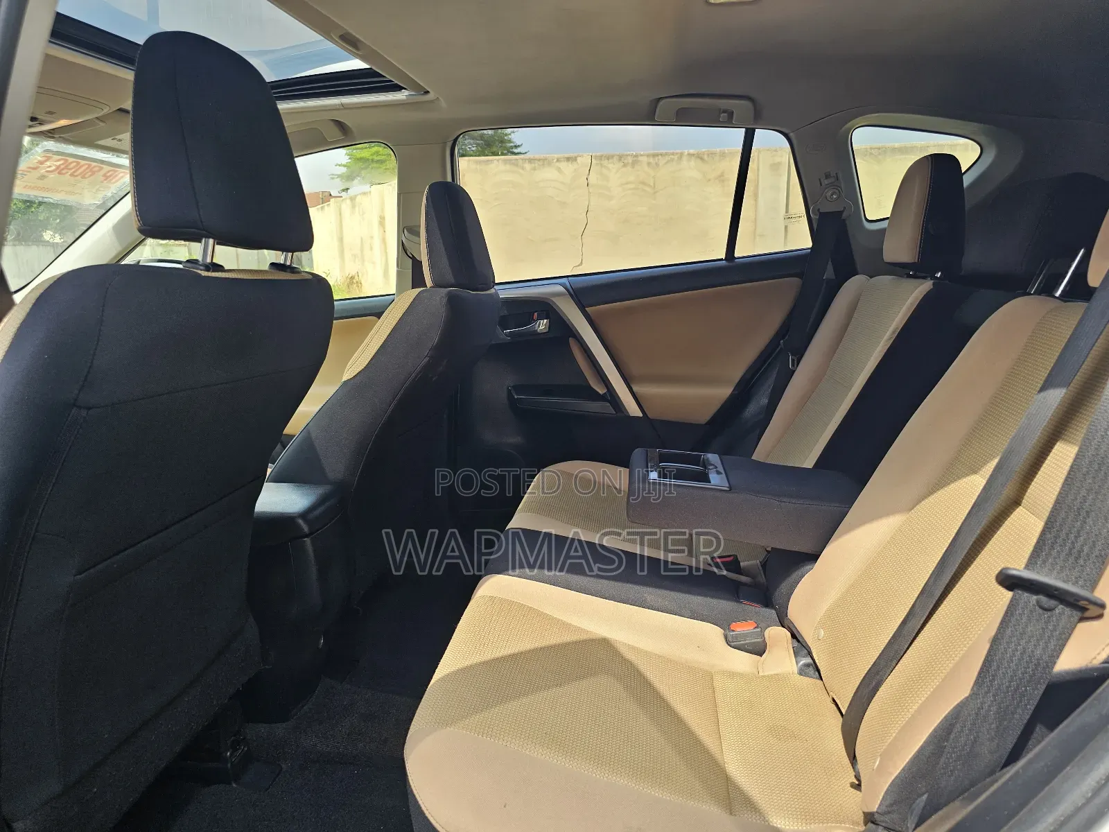 Toyota RAV4 XLE AWD (2.5L 4cyl 6A) 2016 White