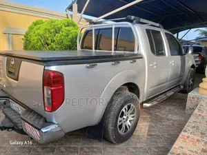 Nissan Navara 2014 Silver