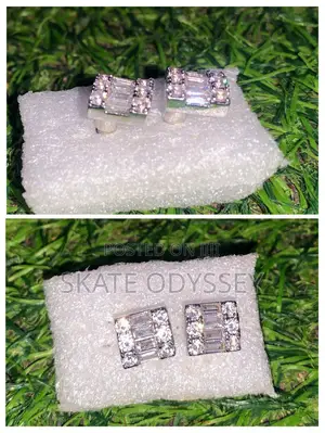 Men/Women Diamond Stud Earrings Piercings