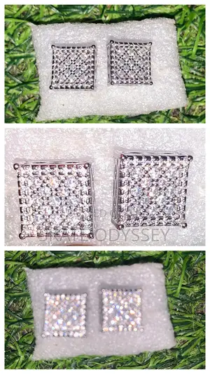 Men/Women Diamond Stud Earrings Piercings