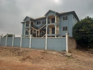 18bdrm House in Ahodwo Sokoban, Kumasi Metropolitan for sale