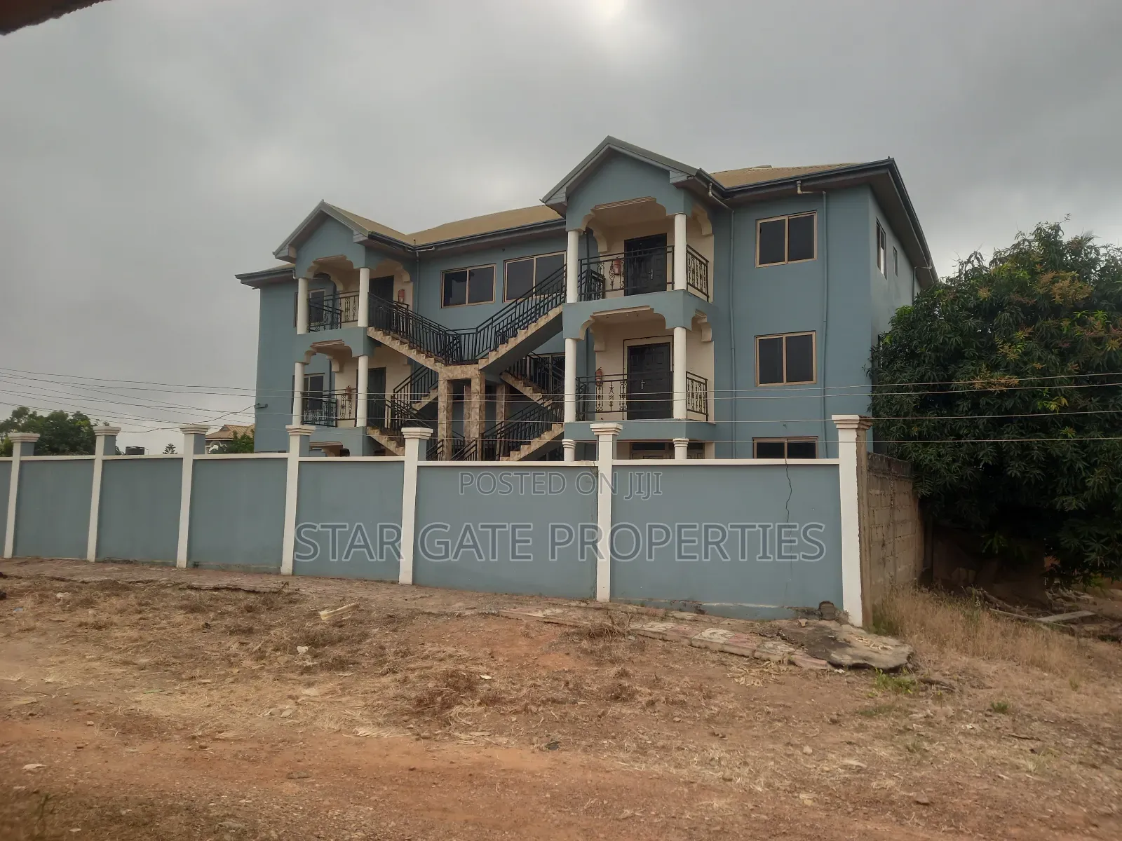 18bdrm House in Ahodwo Sokoban, Kumasi Metropolitan for sale