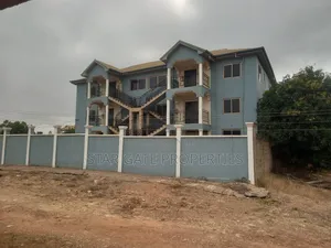 18bdrm House in Ahodwo Sokoban, Kumasi Metropolitan for sale