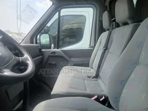Volkswagen LT 2000 White