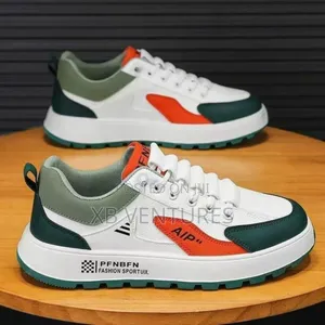 Adaptable Urban Men's Flexible Sneakers