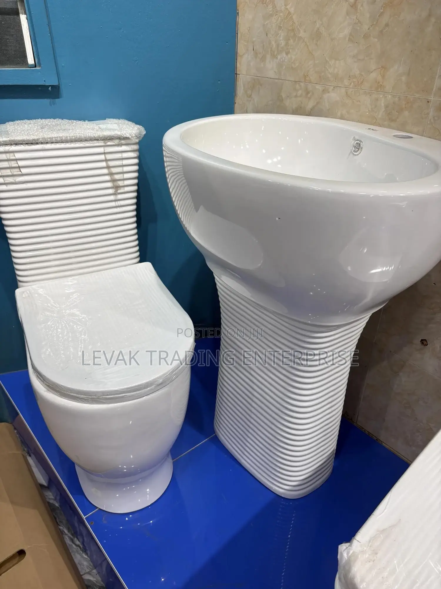 Wash Hand Basin and Watercloset