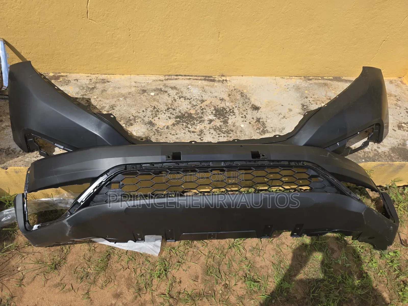 Honda Cr-v 2020,2021,2022 Empty Front Bumper Upper and Lower Assembly