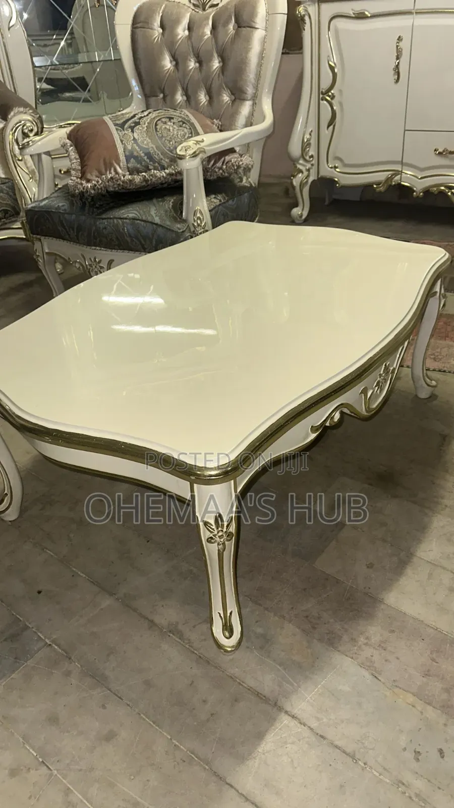 Classic Luxury Living Room Chairs