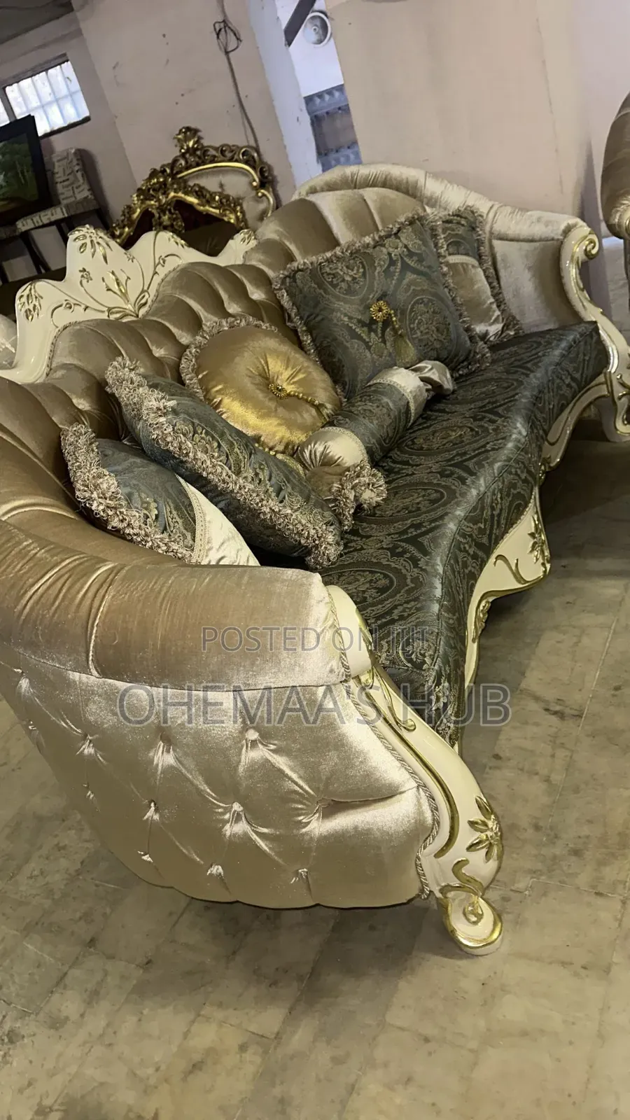 Classic Luxury Living Room Chairs