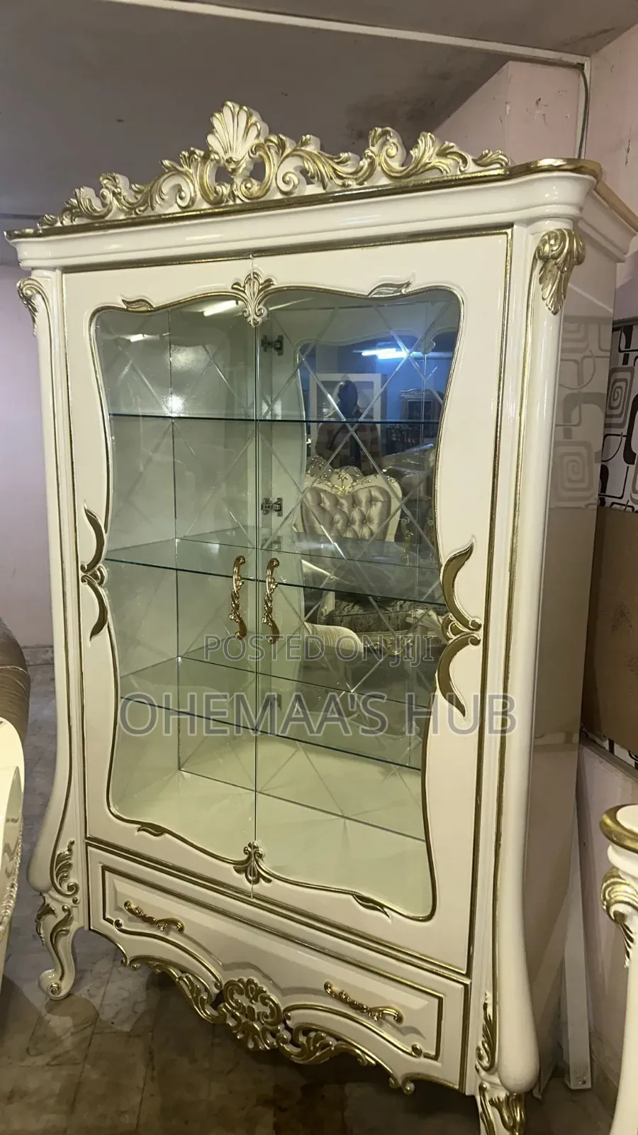 Classic Luxury Living Room Chairs