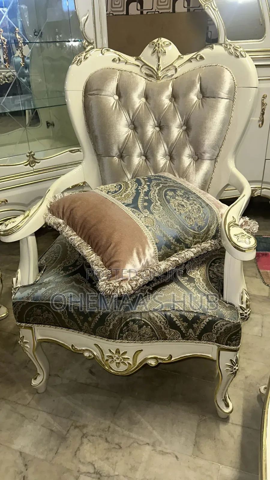 Classic Luxury Living Room Chairs