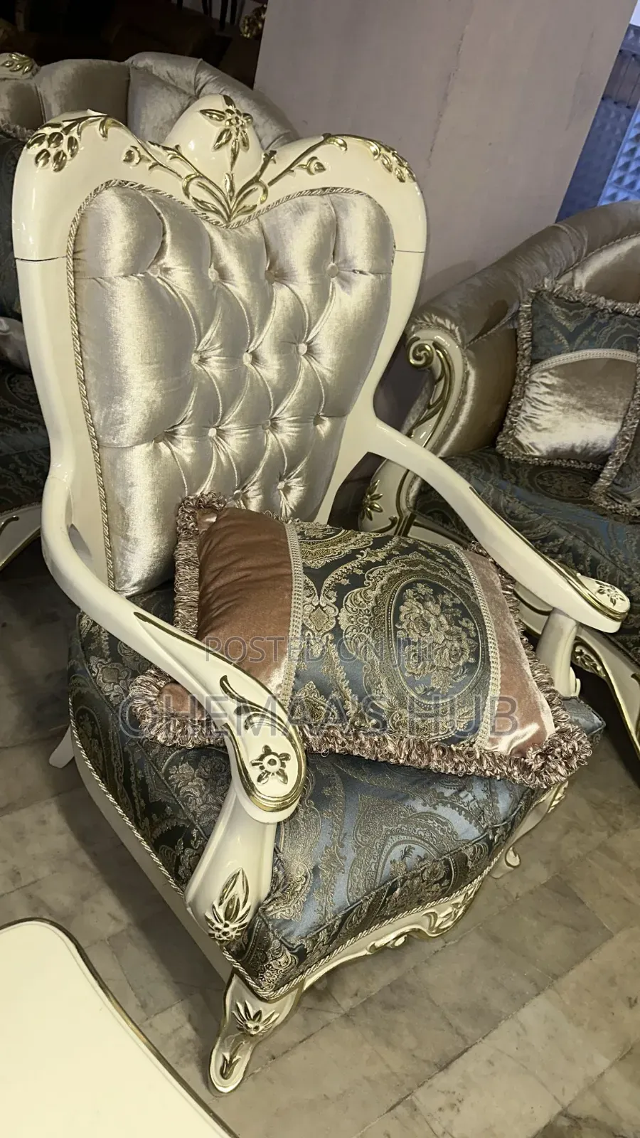 Classic Luxury Living Room Chairs