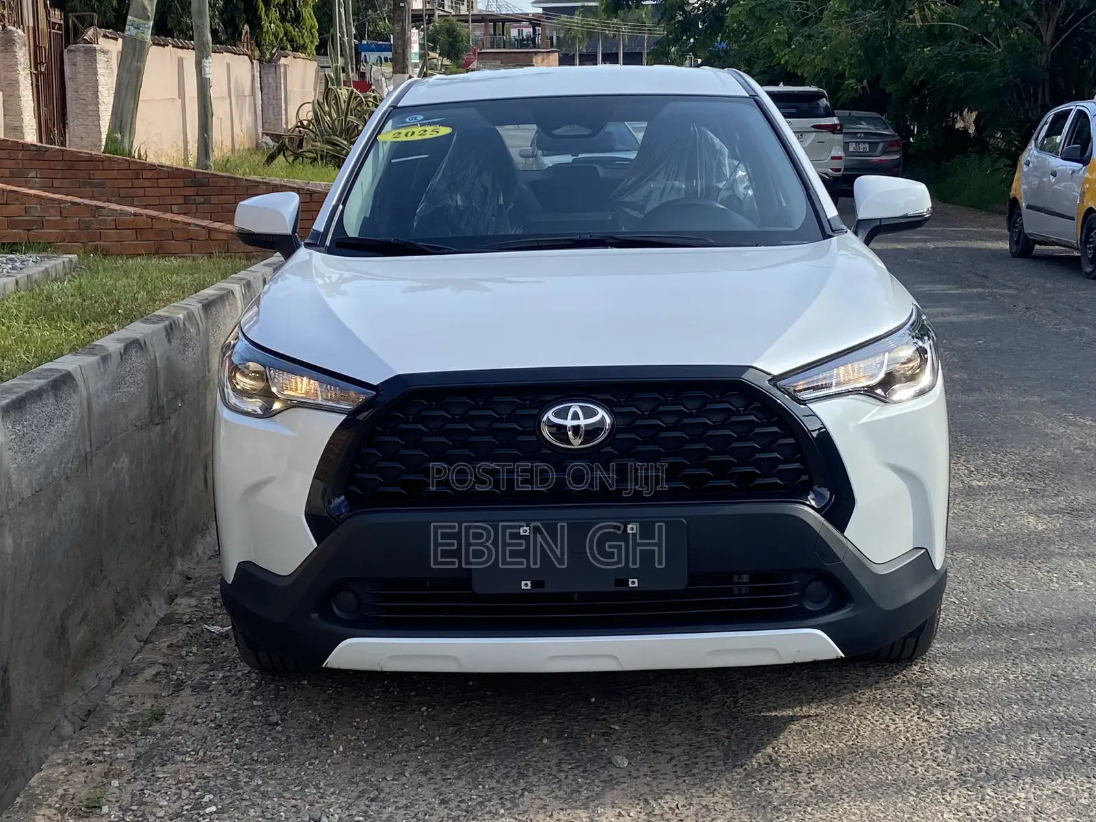 New Toyota Corolla Cross LE 2025 White