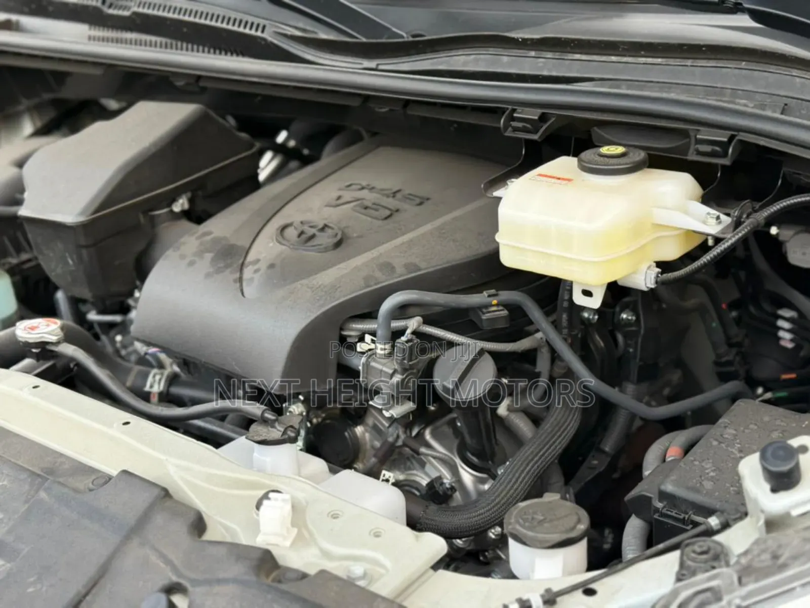Toyota HiAce 2025 White