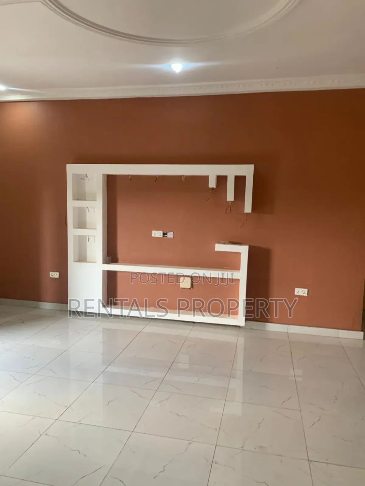 3bdrm Block of Flats in Adenta for rent