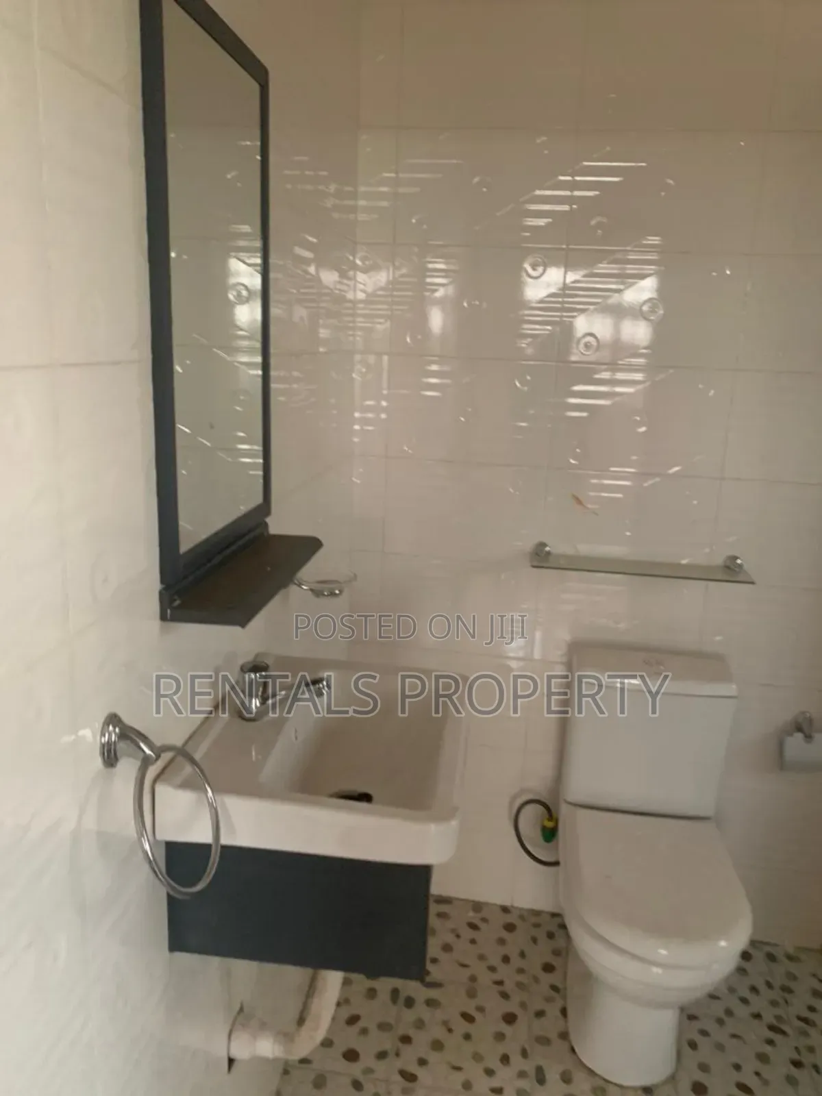 3bdrm Block of Flats in Adenta for rent