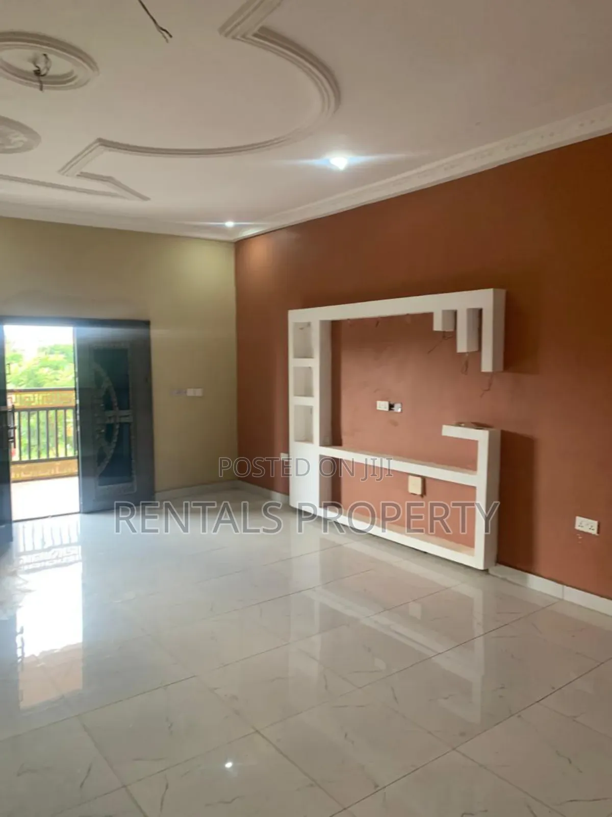 3bdrm Block of Flats in Adenta for rent
