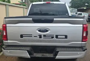 Ford F-150 XLT 2022 Silver