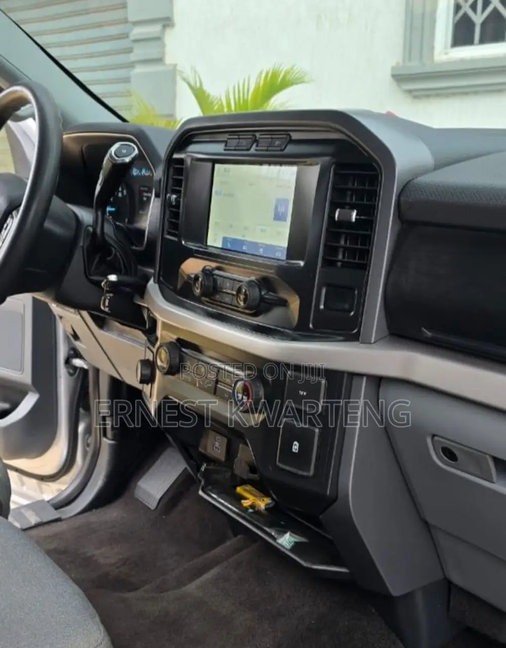 Ford F-150 XLT 2022 Silver