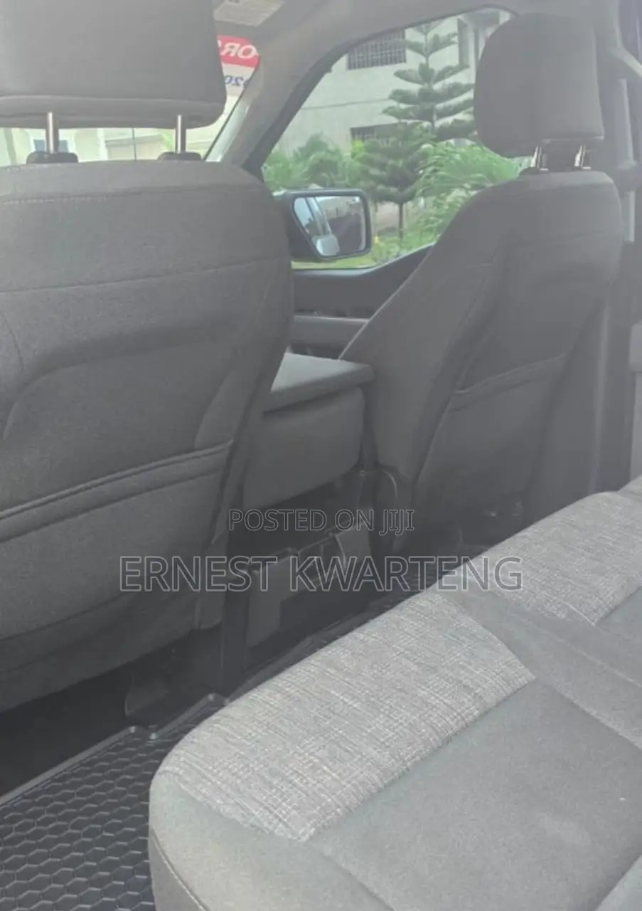 Ford F-150 XLT 2022 Silver