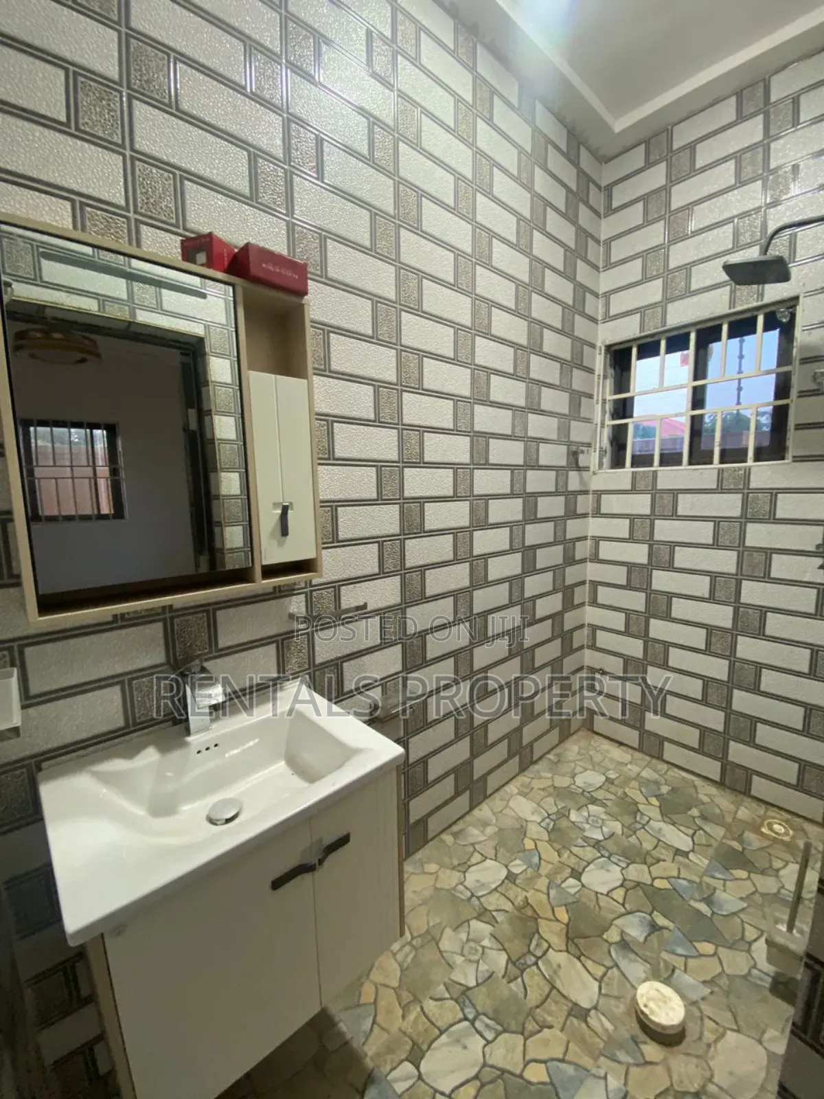 3bdrm House in Adenta for sale