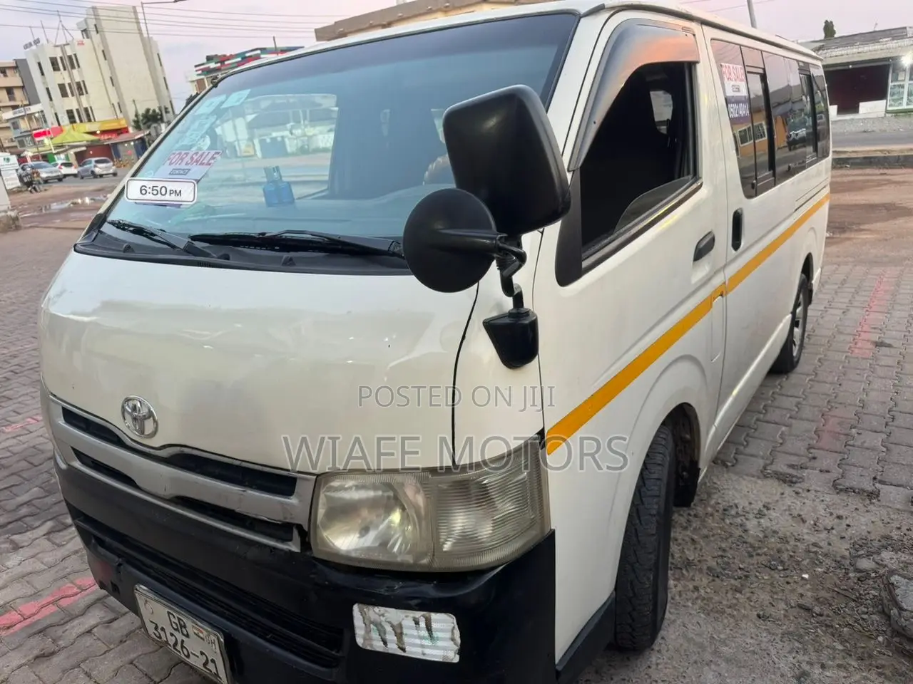 Toyota HiAce 2012 White