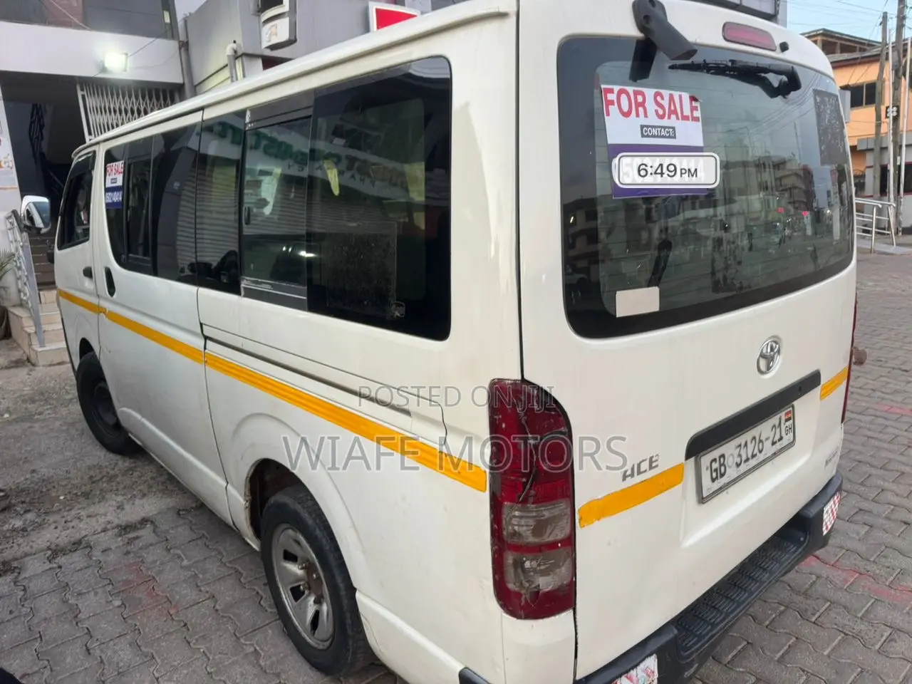 Toyota HiAce 2012 White