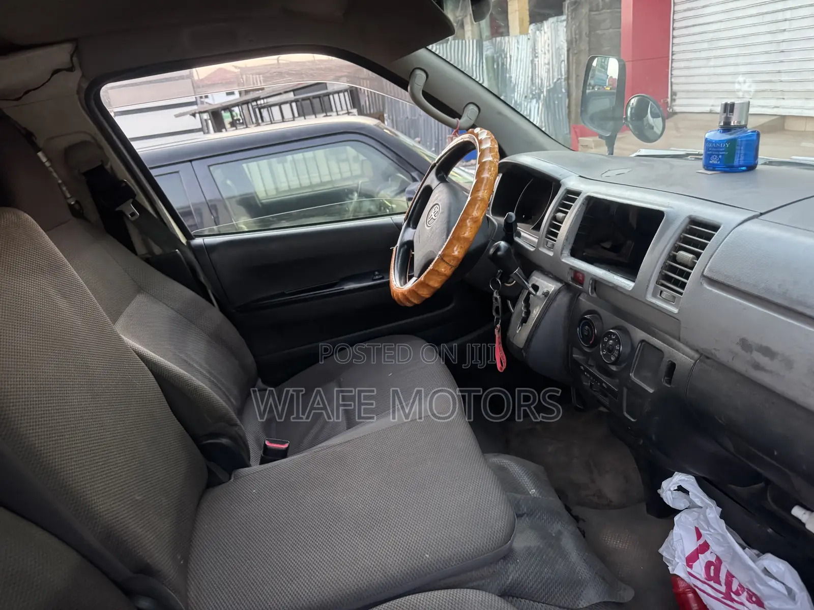Toyota HiAce 2012 White