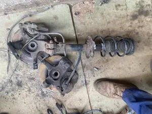 Toyota Aygo Front Hub/ Absorber/Shaft