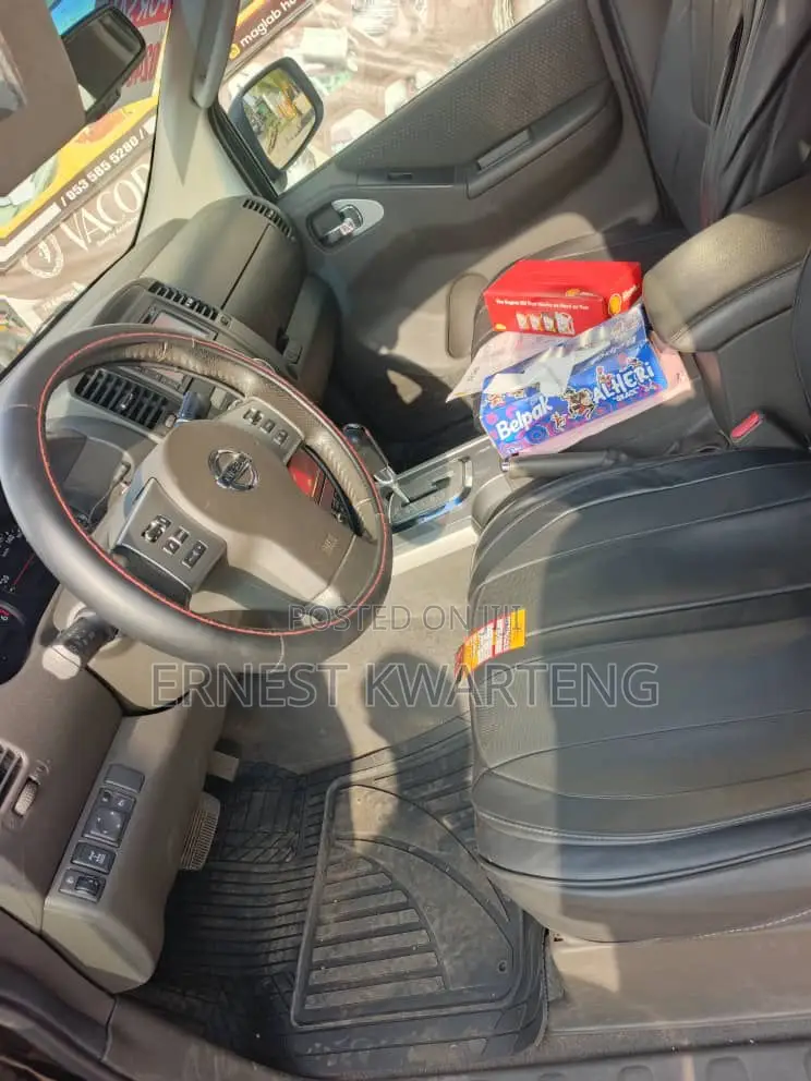 Nissan Navara 2015 Black