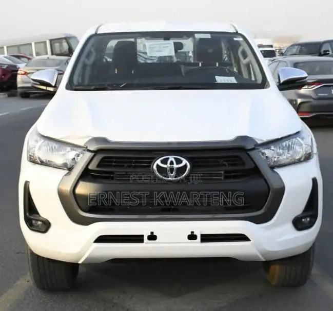 New Toyota Hilux 2025 White