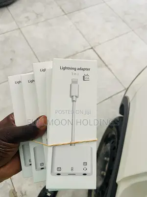 3 in 1 Apple Ios Lighting Converter for Audio and Live Streaming
