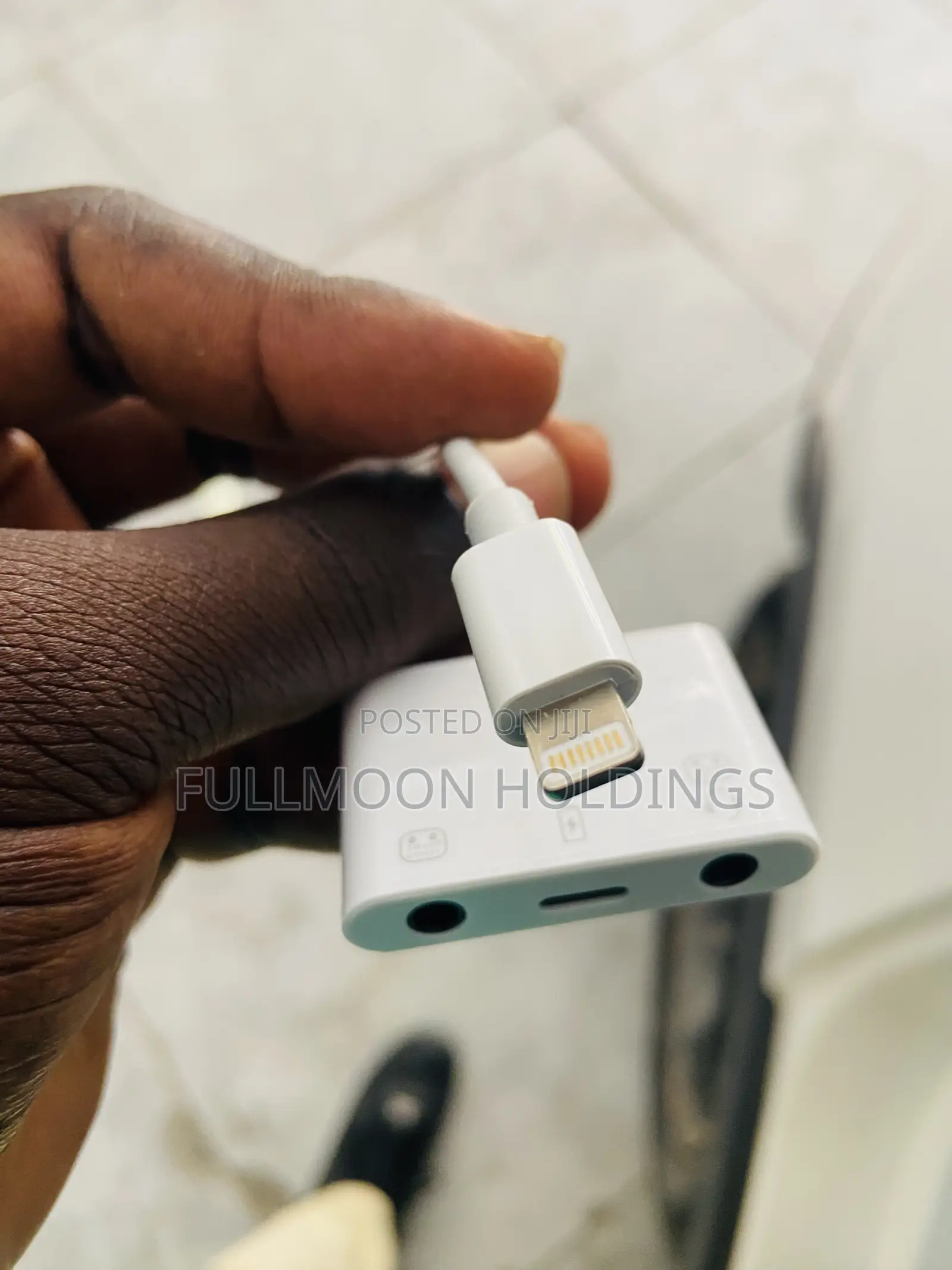 3 in 1 Apple Ios Lighting Converter for Audio and Live Streaming