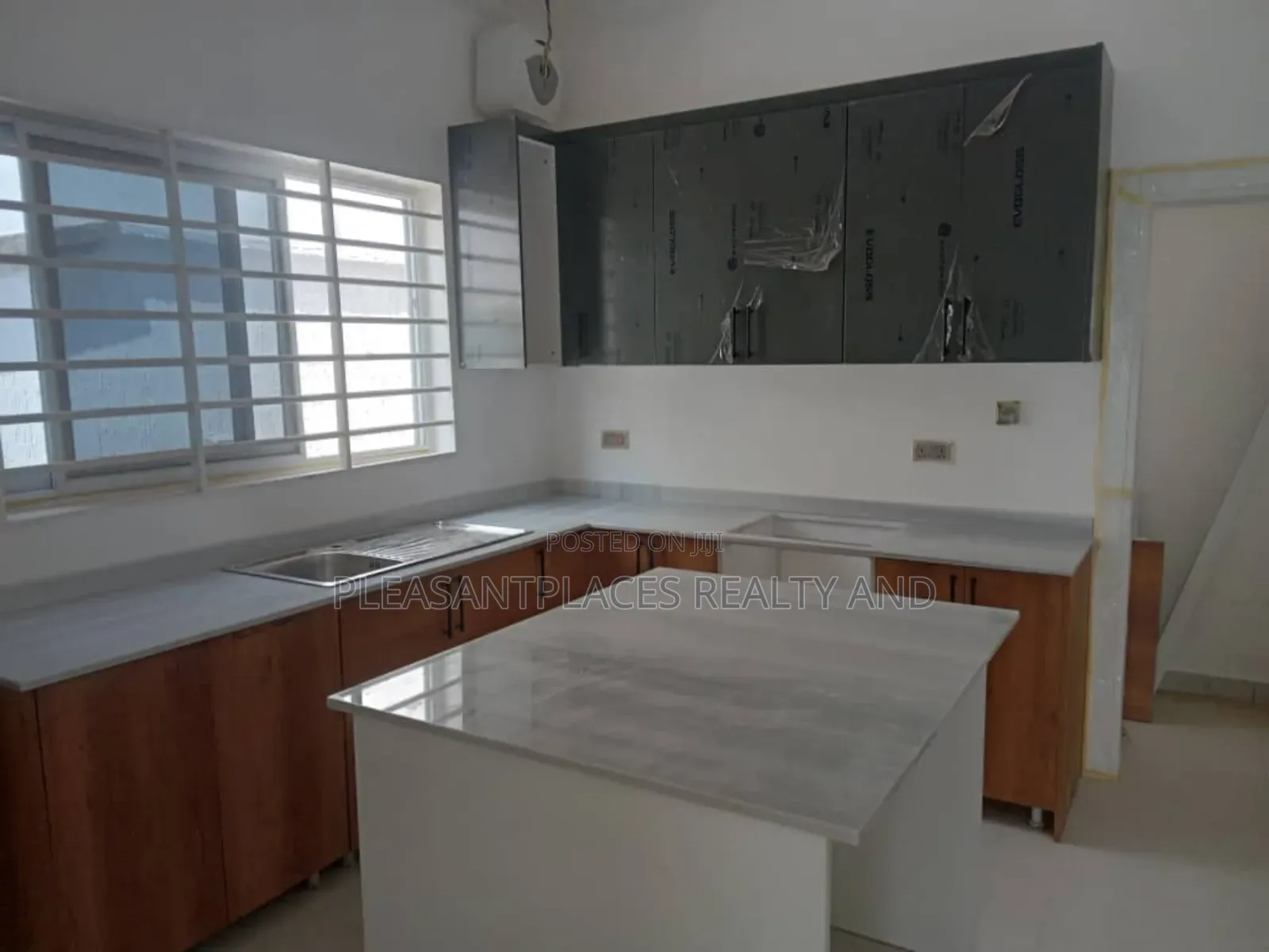 3bdrm House in Adenta for sale
