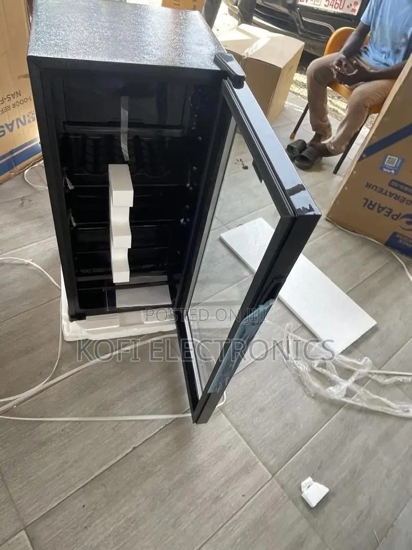 Classic Coolkeeper 110l Mini Display Fridge With Bright Interior